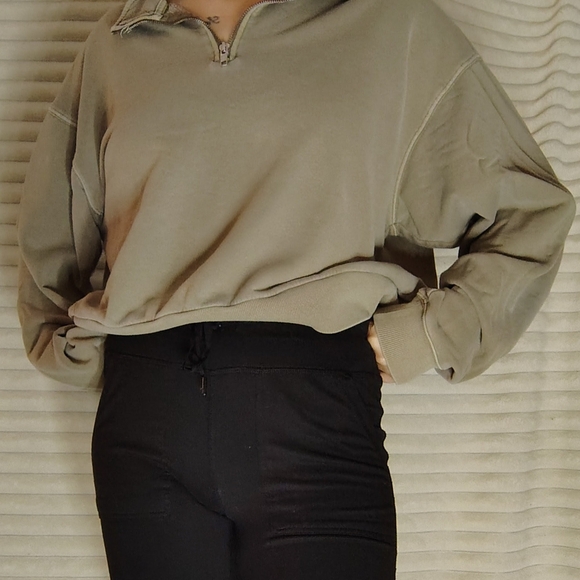 Wild Fable Light Green Pullover - Picture 2 of 5